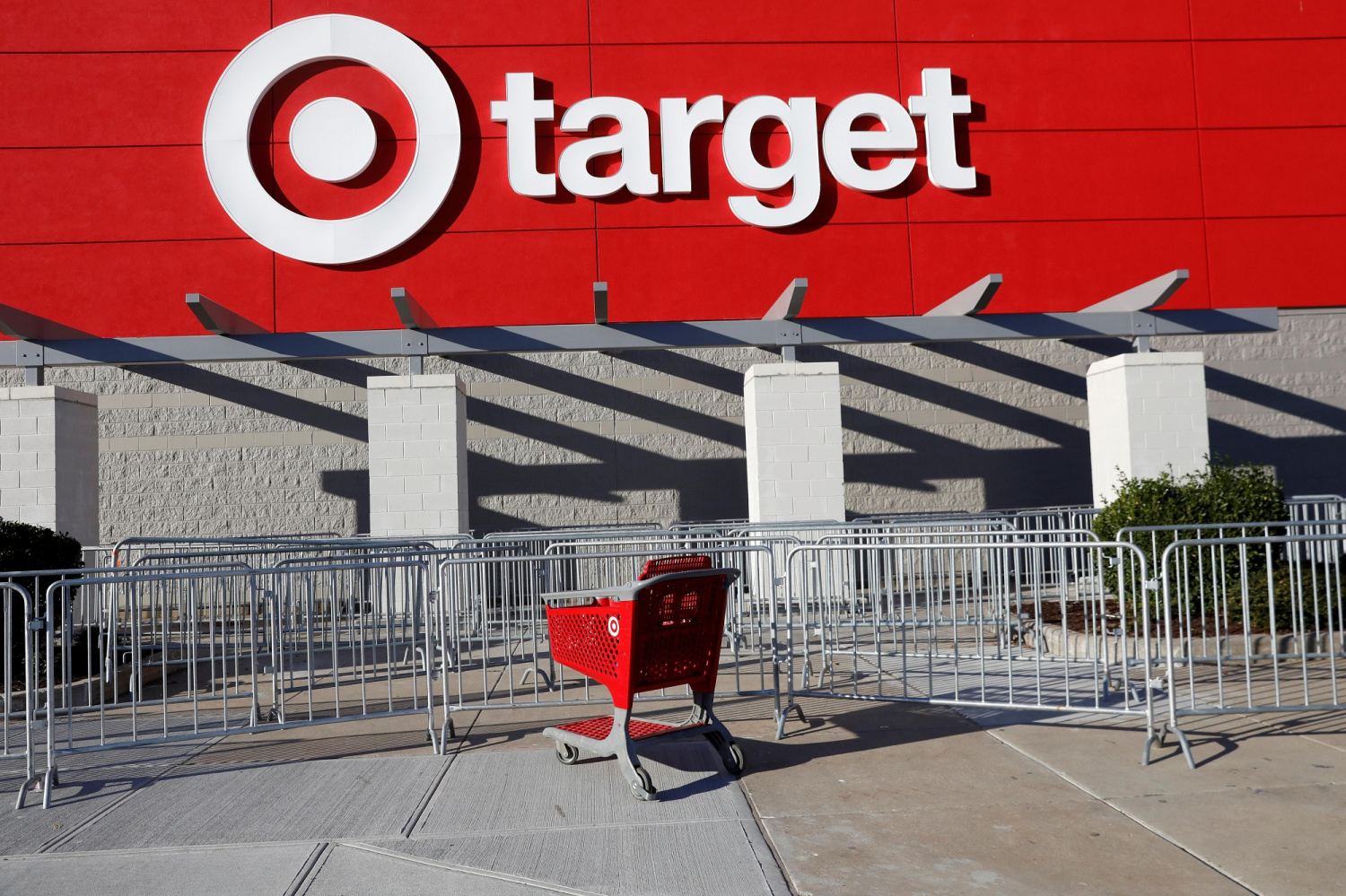 Target&#039;s Disappointing Holiday Sales Drags Down Retail Stocks