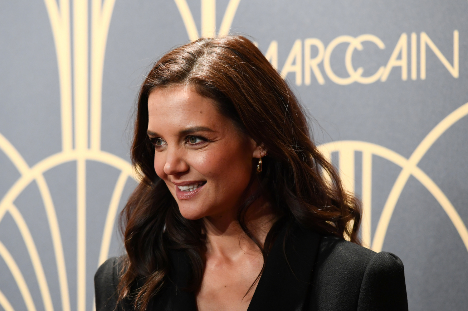 Katie Holmes' IG Photo In White Dress Sparks Speculations ...