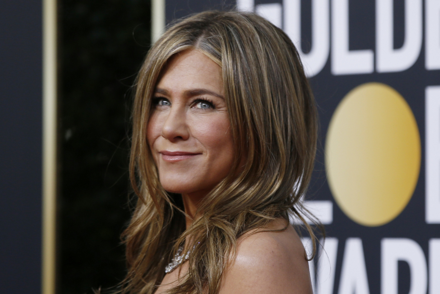 Jennifer Aniston's Somber Golden Globes Appearance Sparks Concern Post ...