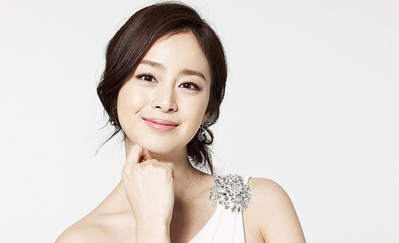 Source Explains Simple Reason Why Male Child Actor Was Given Role Of Kim Tae Hee S Daughter