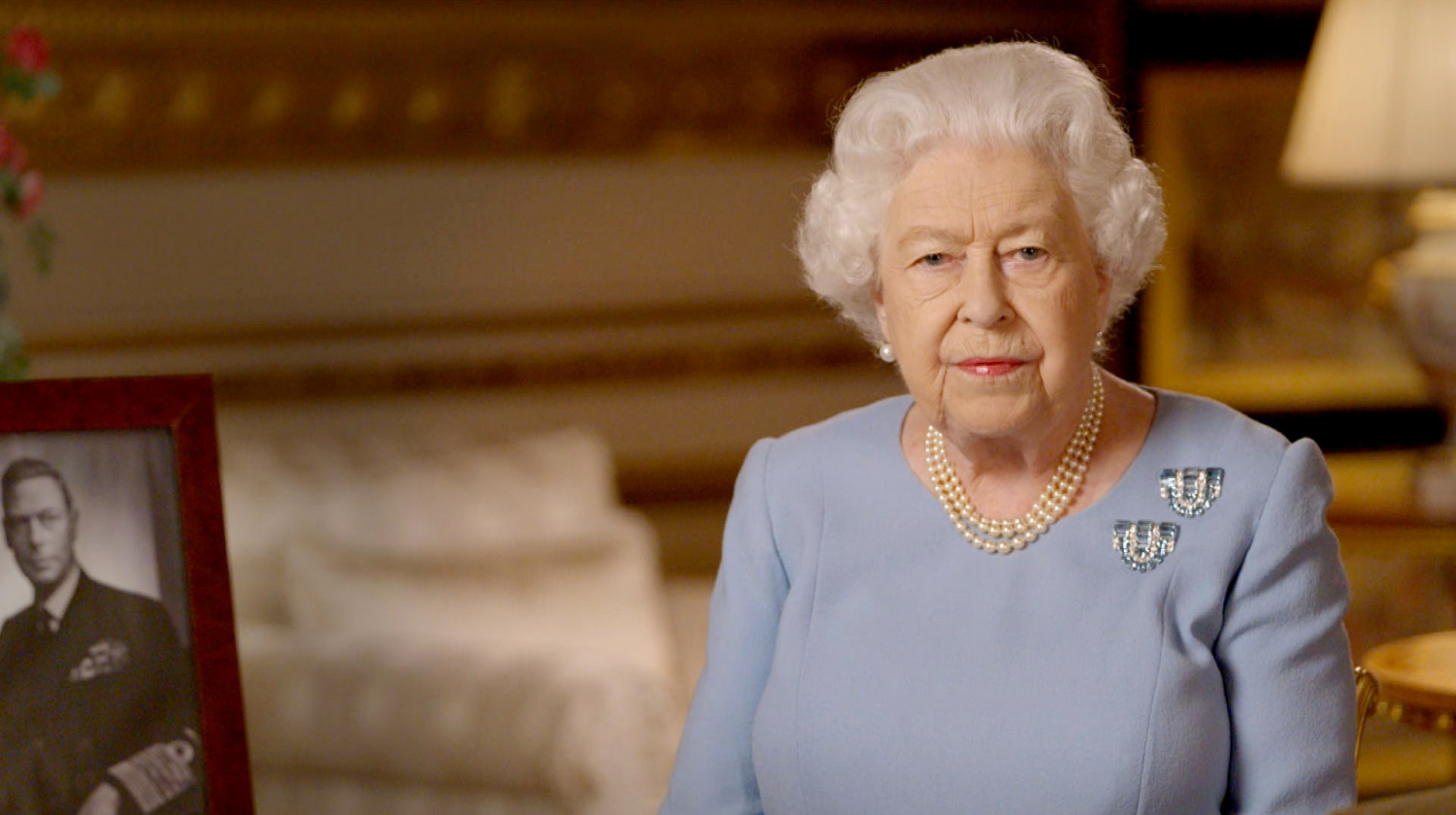 Queen Elizabeth Styling Own Hair As She Social Distances From Hairdresser