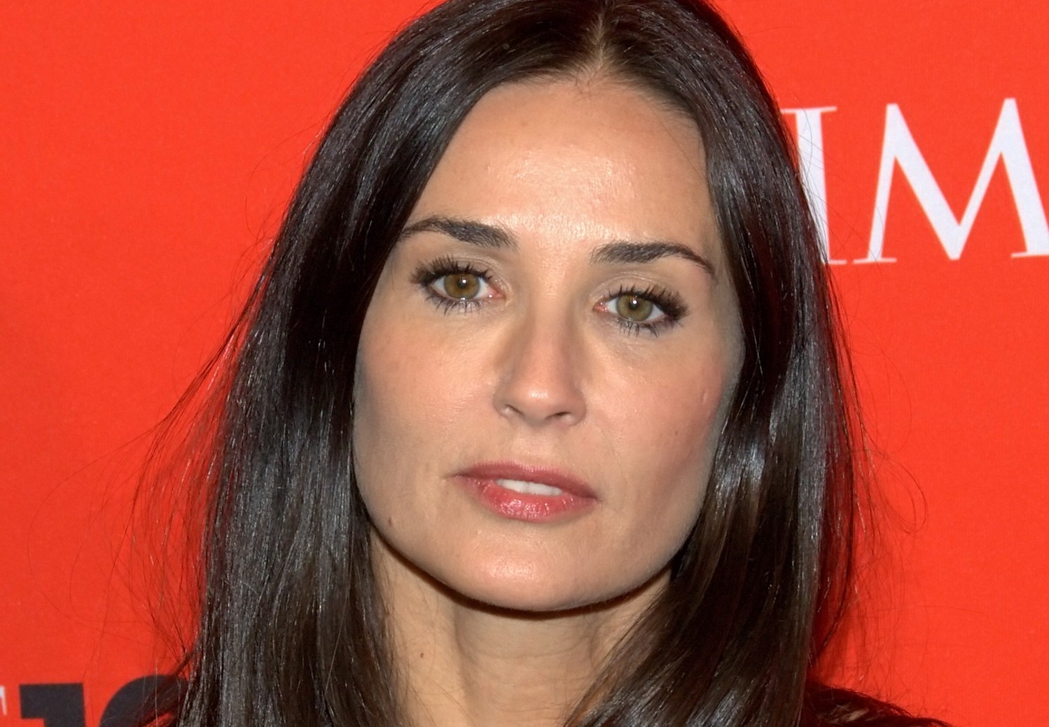 Netizens Shocked Of Demi Moore's 'Horrifying' Fully Carpeted Bathroom