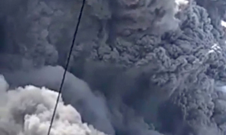 Sinabung volcano spews volcanic ash during eruption in Karo