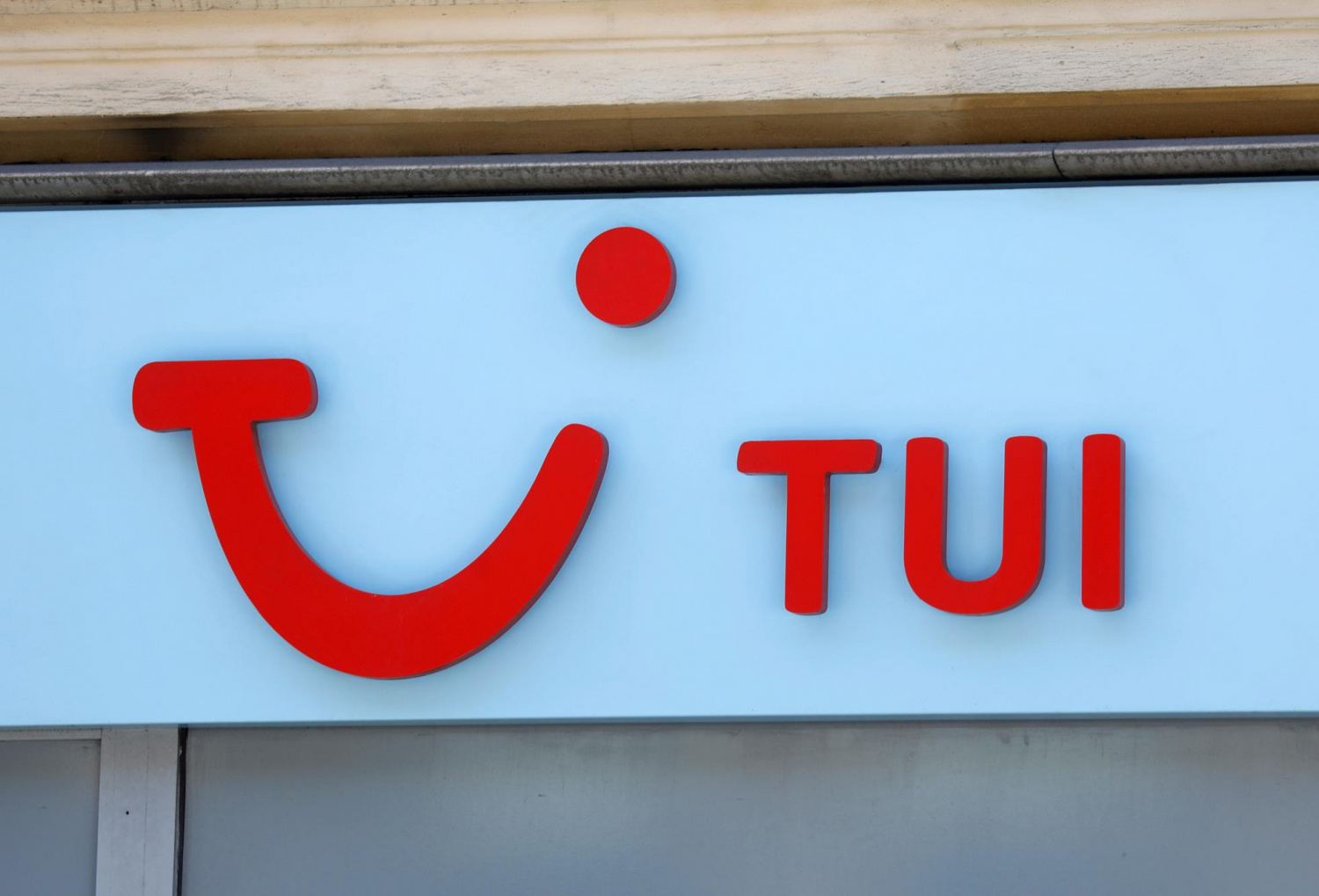 TUI, World's Biggest Tour Operator, Gets $1.4 Billion Boost From German ...
