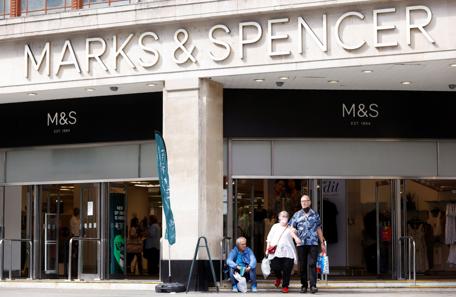 Marks & Spencer Cutting 7,000 Jobs As UK Retail Suffers