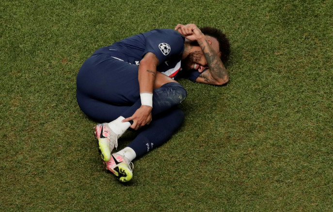  Paris St Germain's Neymar reacts after sustaining an injury