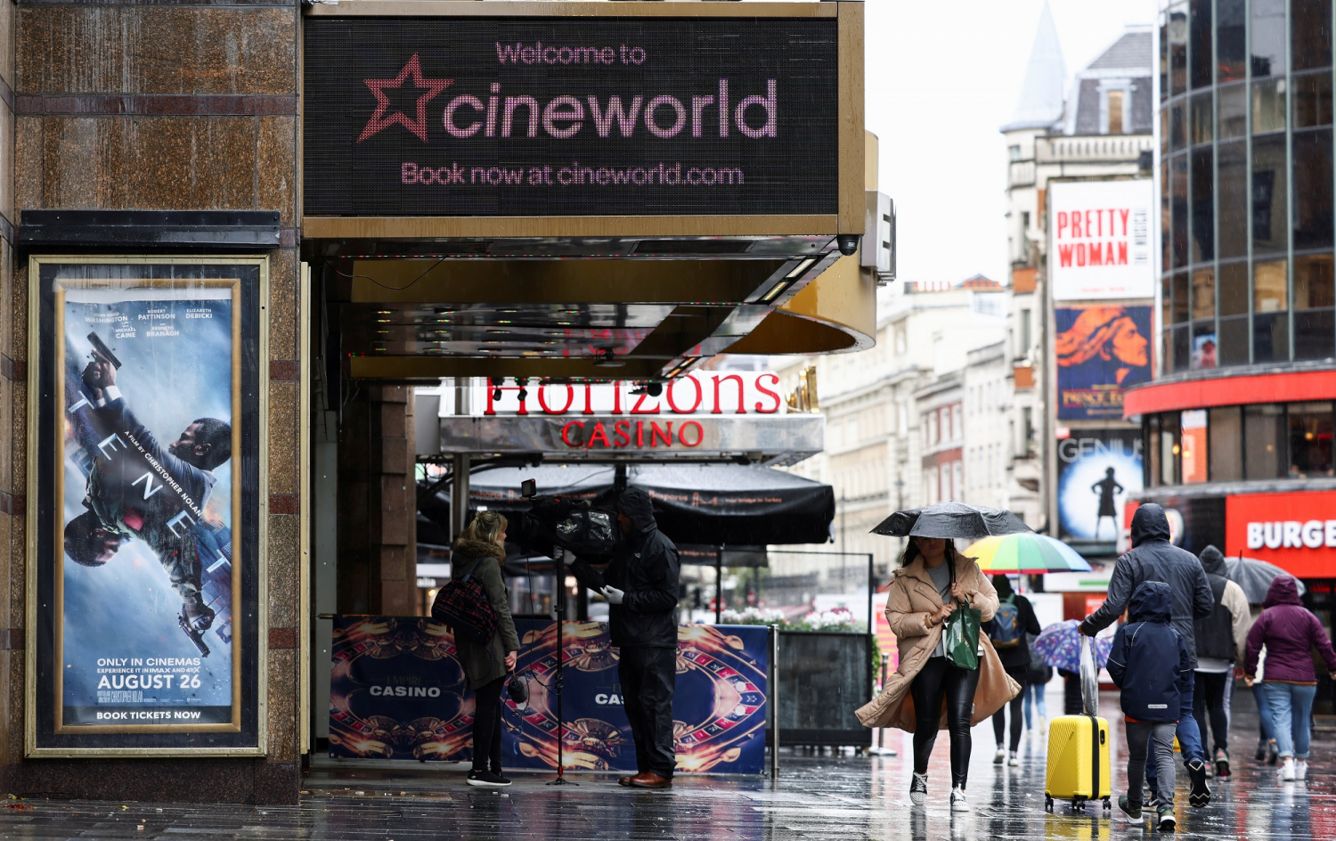 nothing-to-see-here-cineworld-temporarily-closes-u-s-uk-theaters