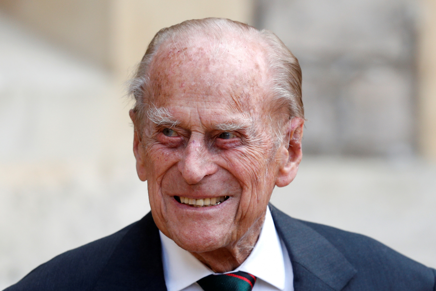 Prince Philip Goes Home To Queen Elizabeth A Month After ...