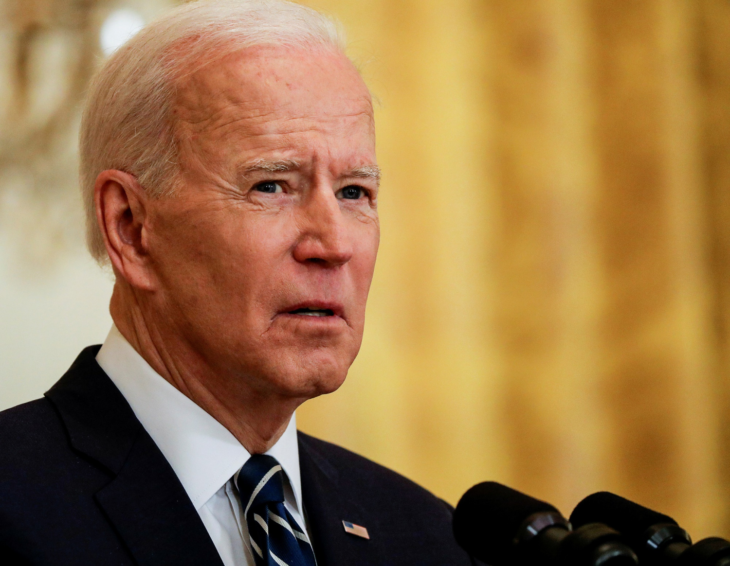 Biden's Family Urges Him To Stay In The Race As His Advisers Face ...