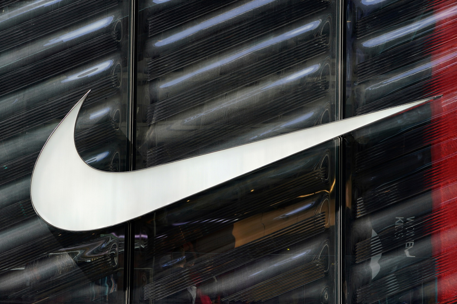 nike refurbished shoes stores