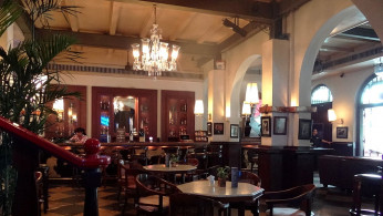 Aside from stunning tourist attractions, the Jakarta is also filled with restaurants that serve the finest food. 