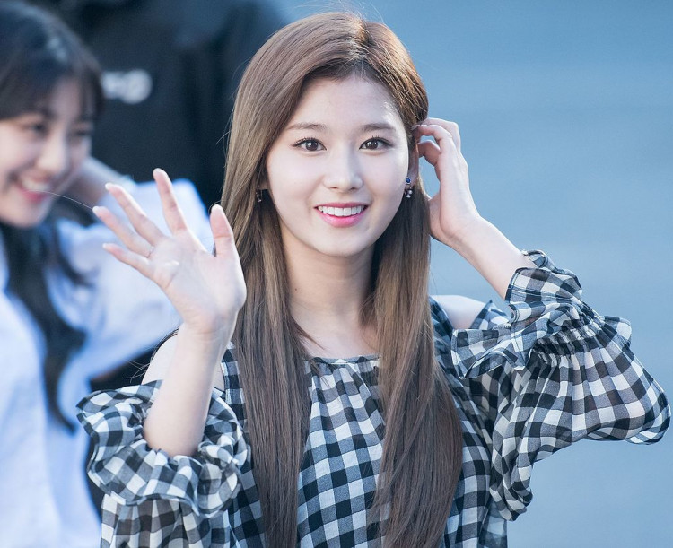 TWICE Sana 