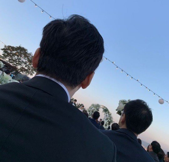 Yang Hyun Suk Posts a New Photo Taken at the Wedding of Kim Minjun and Kwon Dami