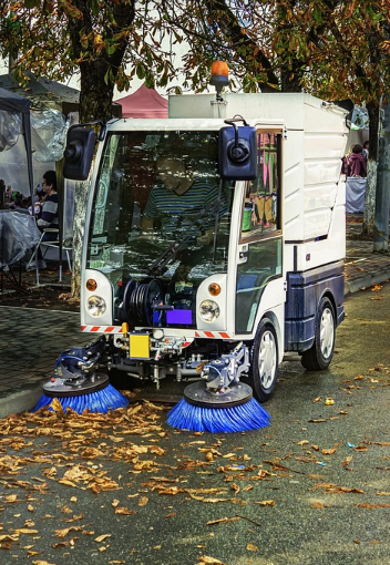 Chinese Startup's Autonomous Driving Street Sweeper