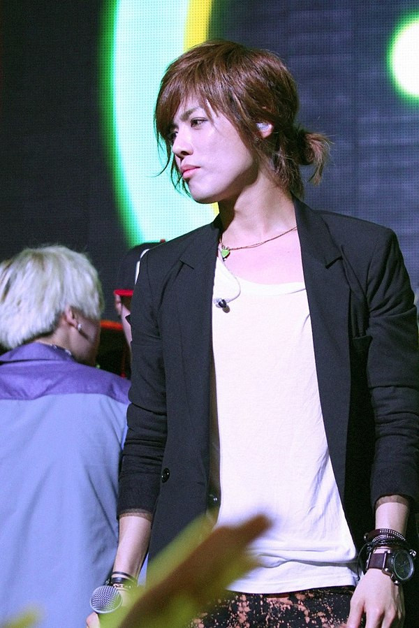 Kangnam Parted Away from Dmost Entertainment Before Wedding with Lee Sangwha