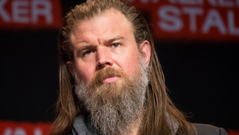 Ryan Hurst teases funny and bloody first meeting between Beta and Negan in 'The Walking Dead' Season 10. Photo by Sven Mandel/Wikimedia Commons