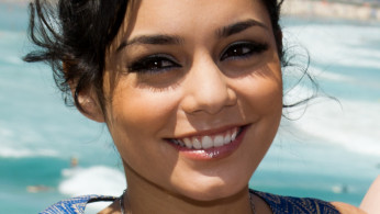 Vanessa Hudgens belts drunk version of 'High School Musical' OST 'Breaking Free.' Photo by Liam Mendes/Wikimedia Commons