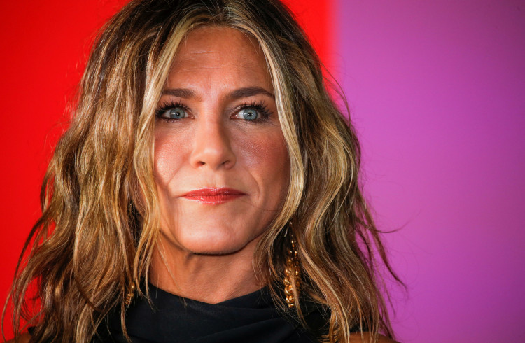 Jennifer Aniston Not Going On A Date With Either Justin