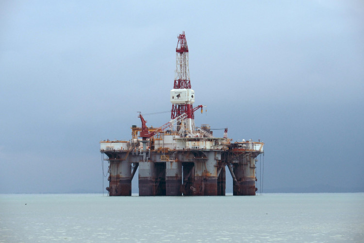 OIL RIG