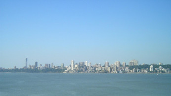 BUSTLING CITY
