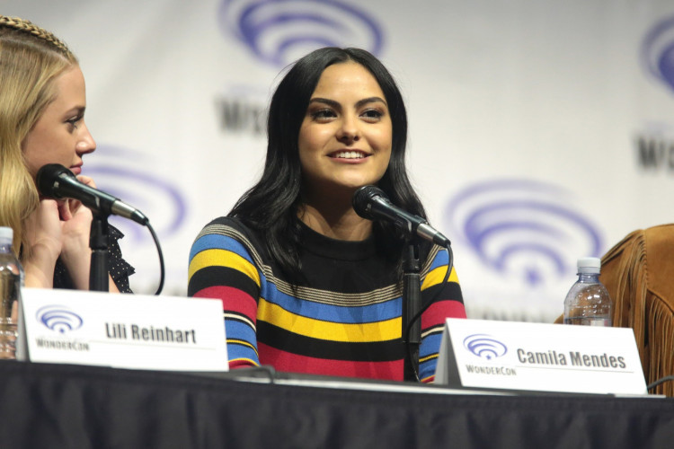 Camila Mendes