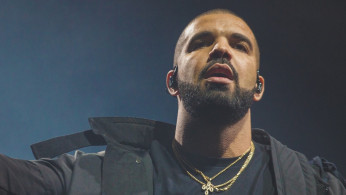 Drake reignites dating rumor with Kylie Jenner when he wore a sweatshirt from her high school. Photo by The Come Up Show/Wikimedia Commons