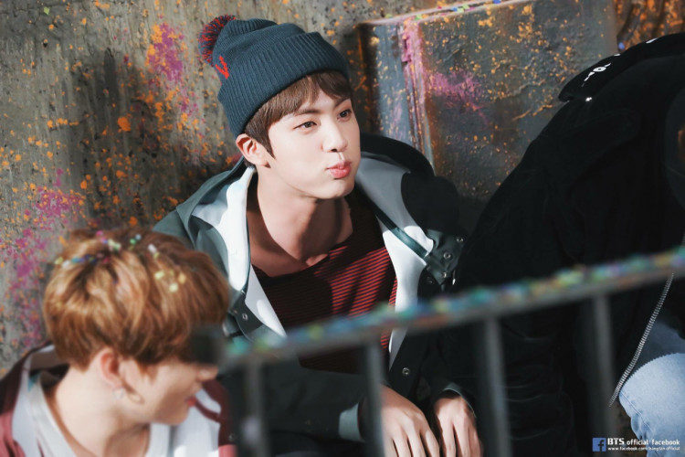 Cue the UWUs.