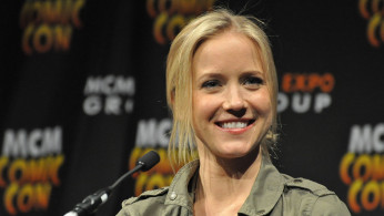 Jessy Schram 