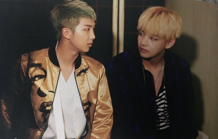 How is it possible for V to be this cute?