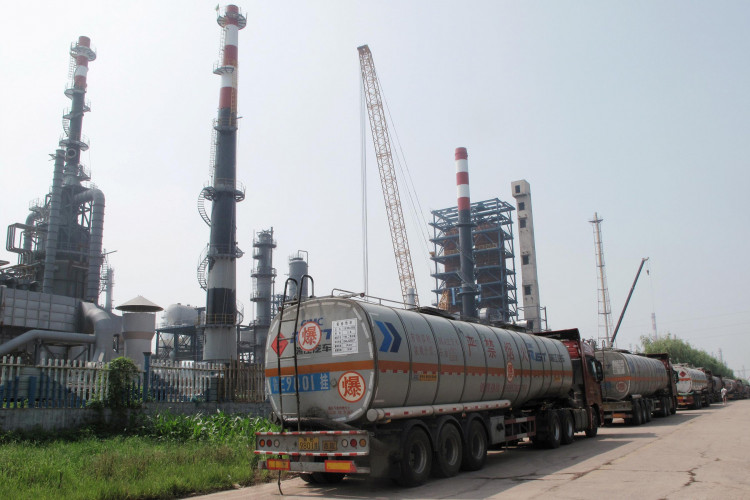 CHINESE REFINERY