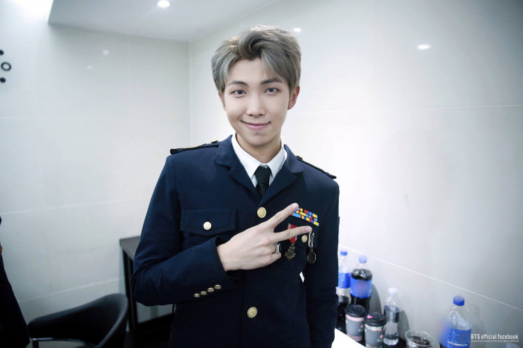 The rest of the BTS boys were so impressed with him that they all shouted and cheered. 