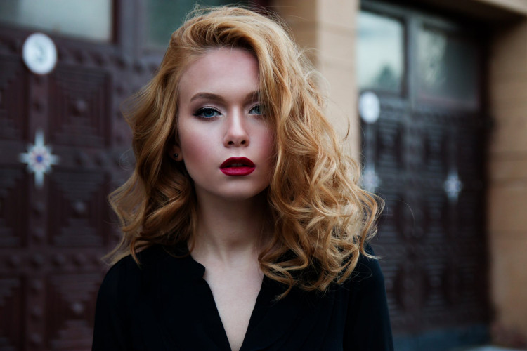 Portrait of a young woman.
