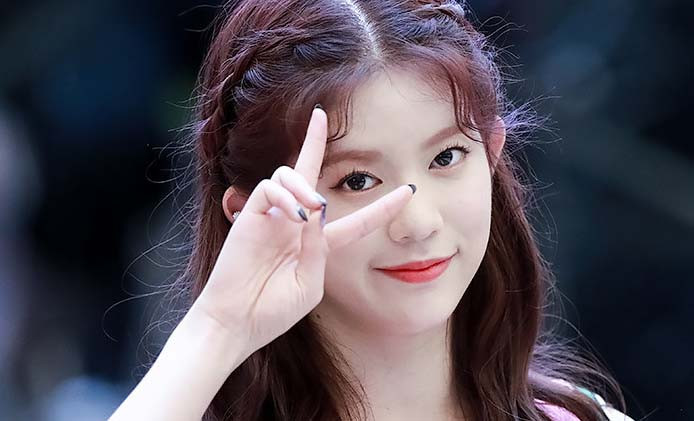 MOMOLAND Daisy