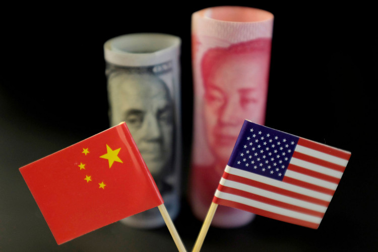 China Yuan note and US Dollar note