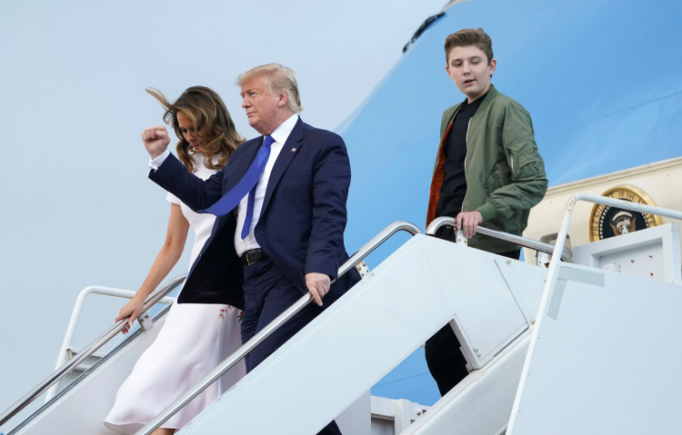 Melania Trump Struggles Avoid Wardrobe Malfunction While ...