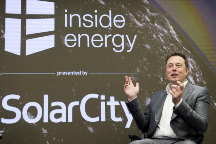 FILE PHOTO: Elon Musk, Chairman of SolarCity and CEO of Tesla Motors, speaks at SolarCity?s Inside Energy Summit in Midtown, New York