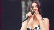 2018 FORMULA 1 SINGAPORE AIRLINES SINGAPORE GRAND PRIX (16 September 2018) Ð Zone 4 Ð Padang Stage Ð Dua Lipa Dua Lipa performs Singapore Grand Prix via Reuters Plus