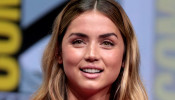 Ana de Armas' friendship with her past male co-stars allegedly causes tension between the 'Knives Out' actress and Ben Affleck. Photo by Gage Skidmore/Wikimedia Commons