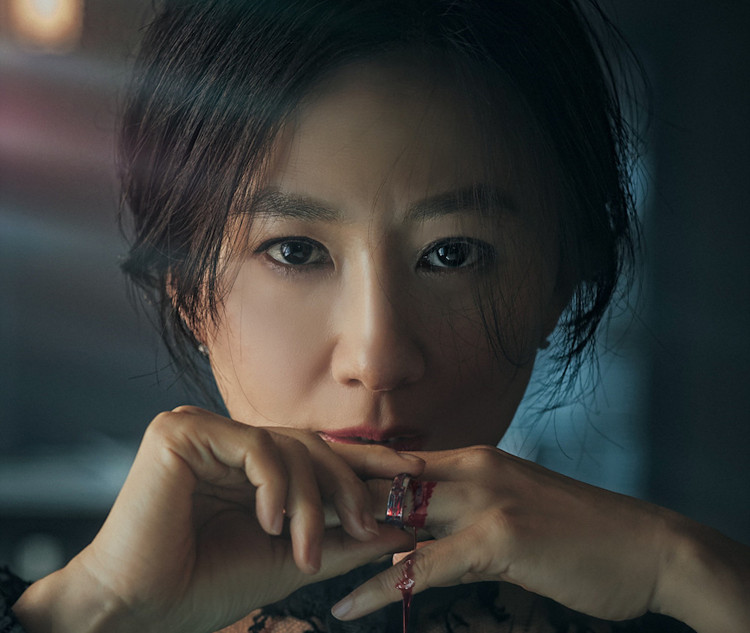 Sun Woo taunts Da Kyung that she shouldn't trust her husband in the upcoming 'The World Of The Married' Episode 9. Photo by JTBC/Wikimedia Commons
