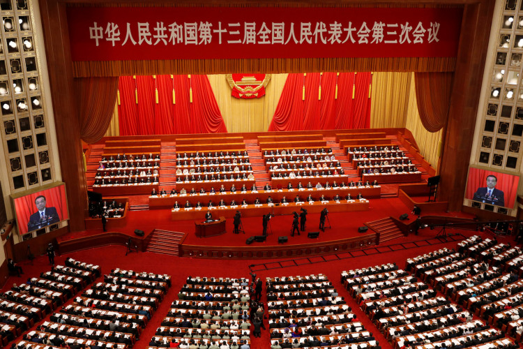 Chinese Premier Li Keqiang delivers a speech at the opening session of NPC in Beijing