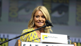 'Live With Kelly and Ryan' crew allegedly furious with the two hosts for leaving them amidst the COVID-19 pandemic. Photo by Gage Skidmore/Wikimedia Commons