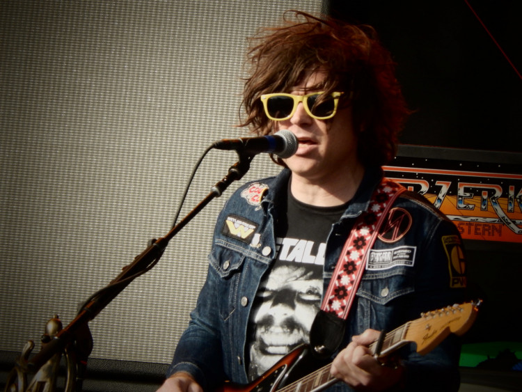 Ryan Adams apologizes to Mandy Moore and other victims of his abusive behavior. Photo by Drew de F Fawkes/Wikimedia Commons