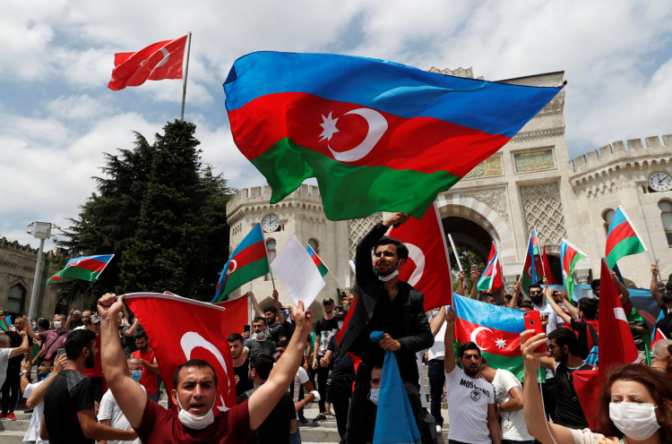 Azeri men