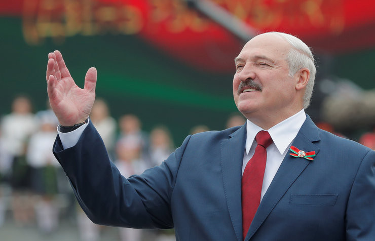Belarusian President Alexander Lukashenko caught the coronavirus and recovered "on his feet