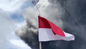 Sinabung volcano spews volcanic ash