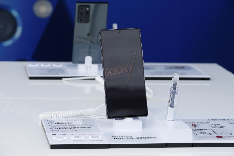 Samsung Electronic's Galaxy Note 20 smartphone is seen on a display during a driving-through event for purchasers in Seoul