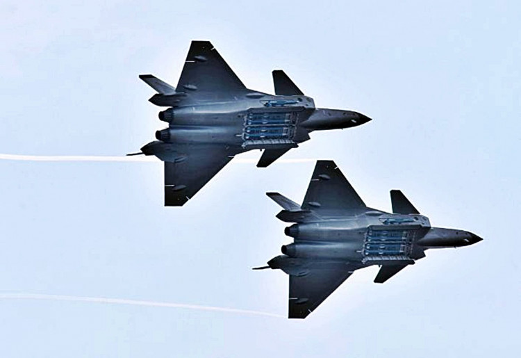 Chinese J-20 stealth fighters