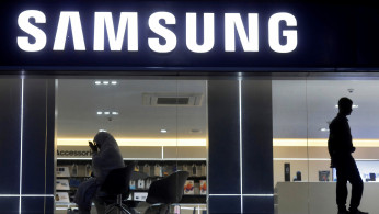 Samsung expands online smartphone range in India to woo holiday shoppers