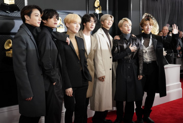 Here S How To Vote For Bts And Blackpink In The 2020 E People S Choice Awards