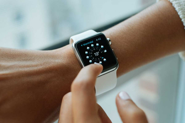 Apple Watch and iPhone 